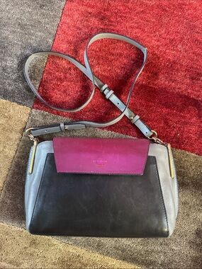 Le Tanneur Tricolor Leather Crossbody — Black, Gray & Burgundy